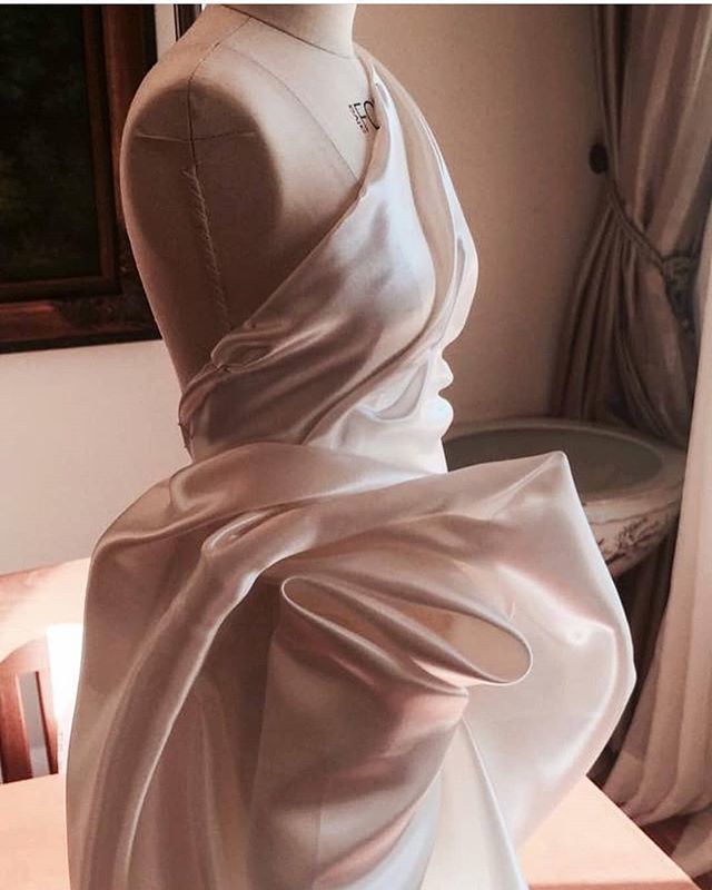 shopjemimoore's tweet photo. No one ever taught me, and I never had formal classes in pattern making, so I was like, Okay, I'll just drape, and I'll sew as I pin it.

Alexander Wang

Fashion draping is an important part of fashion design. Draping for fashion design is the process of positioning and pinn… https://t.co/pOc3q6Cisx