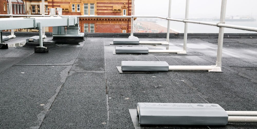 Icopal_UK's tweet photo. We specified, manufactured and supplied the flat roof for one of the landmarks of the #Brighton seafront, the upmarket Abbotts Building!

It is now #watertight and guaranteed to remain so for 25 years!

Find out how we did it here: https://t.co/kac0OVEk4I

#roofing #flatroof https://t.co/YncEWWGF9w