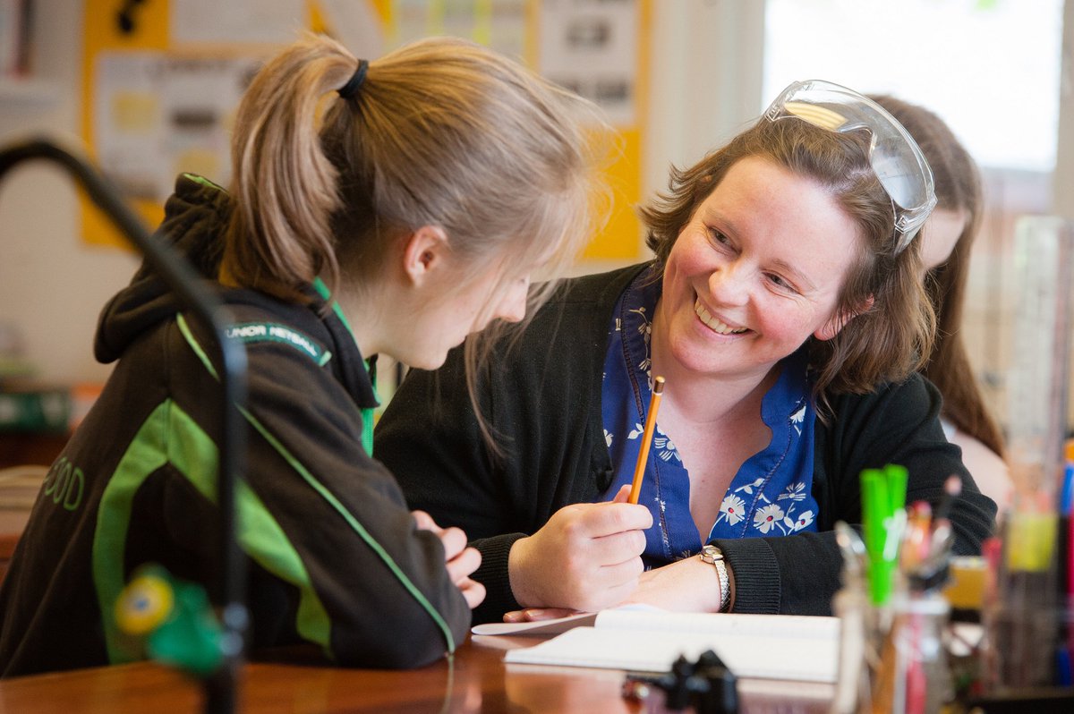 wychwoodschool's tweet photo. The future is bright, the future is now. Find out about your bright future tonight at our Wychwood Sixth Open Evening. Join us from 6.30pm #getyourquestionsready #preparetobeinspired #ALevels #BTECs https://t.co/brsVdUvMry
