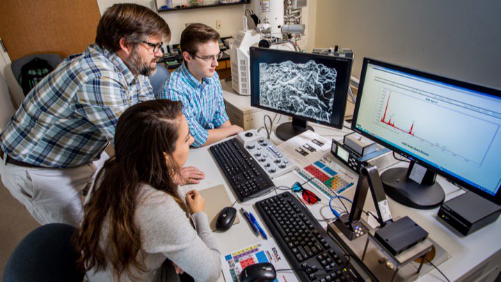 TCNJScience's tweet photo. Today on TCNJ's 4th annual Day of Giving, please visit https://t.co/e62UWeeMHP to contribute to #tcnjscience. When 90 individuals support any area within the School of Science, Ellen Deibert '85 will donate a challenge gift of $9,000. #tcnj #tcnjpride #onedaytcnj #tcnjsos https://t.co/vNNrMfwM70