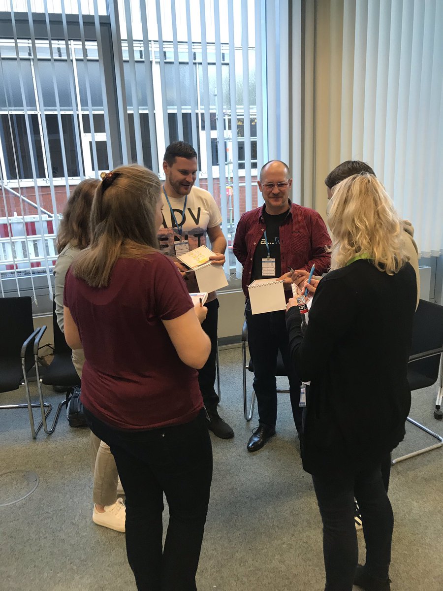 lukizzl's tweet photo. @Yamanich @workingoutloud @BoschGlobal @Daimler @netzabine @Katha_Pe @johnstepper @LeonieSuffel @WMMJP @joablas @DigitalLife_DAI @tzinderella Beautiful to see how more than twenty #WOL drivers from two companies discuss the elements of @workingoutloud at @BoschGlobal & @Daimler #WOLcmt
#Relationships
#Generosity
#VisibleWork
#PurposefulDiscovery
#GrowthMindset https://t.co/1An1FVF5sa