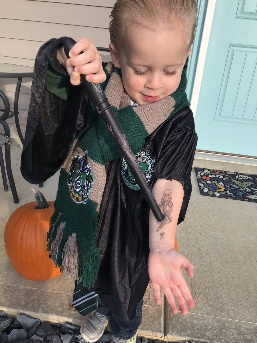 JustPixelMeIn's tweet photo. My son went as #DracoMalfoy for #Halloween and I couldn’t be more proud #HP #harrypotterhalloween @jk_rowling @TomFelton #HarryPotter  #darkmark #tattoo #slytherin https://t.co/dLrDIoOyu5