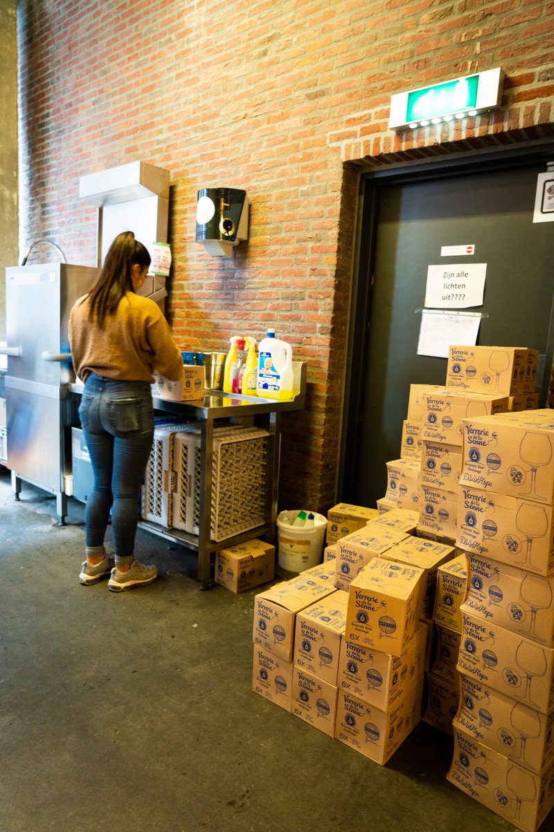 #BBeerChallenge // FINAL PREPARATIONS
|
#BrusselsBeerChallenge  #DrinkTheBest #Mechellen
#worldsbestbeer #beerlover #beerlovers #beerdrinker #brewing #brewery #visitmechelen #visitflanders #unesco
|
<a href="/LamotMechelen/">Lamot Congres- en Erfgoedcentrum</a> <a href="/VisitMechelen/">Visit Mechelen</a>  <a href="/StadMechelen/">Stad Mechelen</a> <a href="/Janlamot/">Jan Simons</a>  <a href="/VisitVlaanderen/">Toerisme Vlaanderen</a>