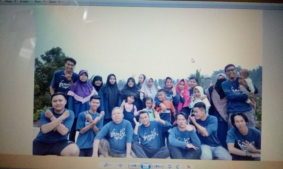 Arlyan4's tweet photo. My fammily https://t.co/5FsfHYsmmf