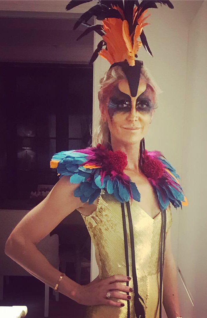 Tropical bird #facepainting #makeup #makeupartist #london #events #halloween #halloweenmakeup #professional #adultfacepaint #halloween2018