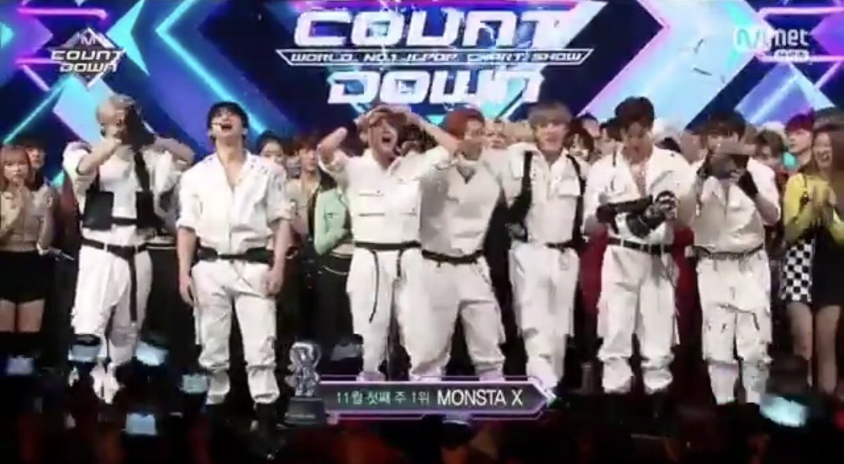 O12696O's tweet photo. おめでとう〜(´°̥̥̥̥̥̥̥̥ω°̥̥̥̥̥̥̥̥｀) #ShootOut3rdWin 💛 https://t.co/Er5p9lCzEC