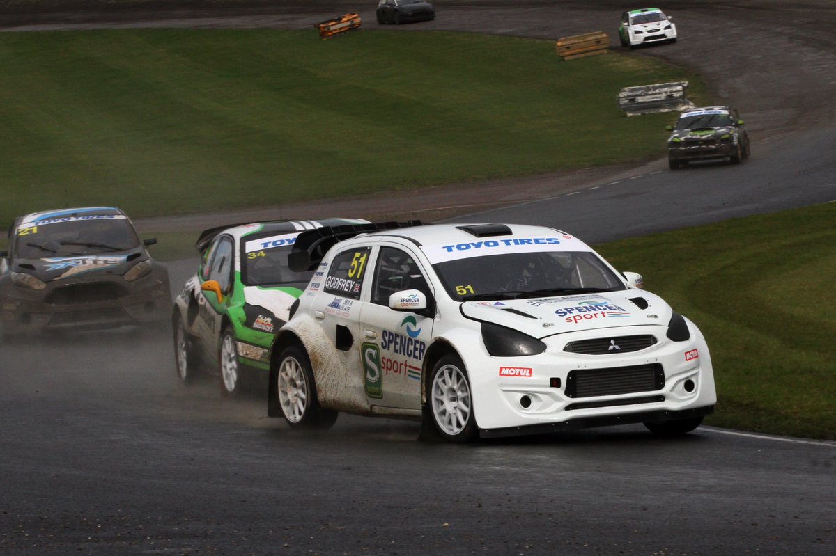 OfficialBARCHQ's tweet image. The coveted @BritishRallyx title will be decided at @SilverstoneUK on Sunday with three drivers gearing up for a titanic tussle as they bid to crowned champion 

📝 ➡️ bit.ly/2Q76kVq #BRX
