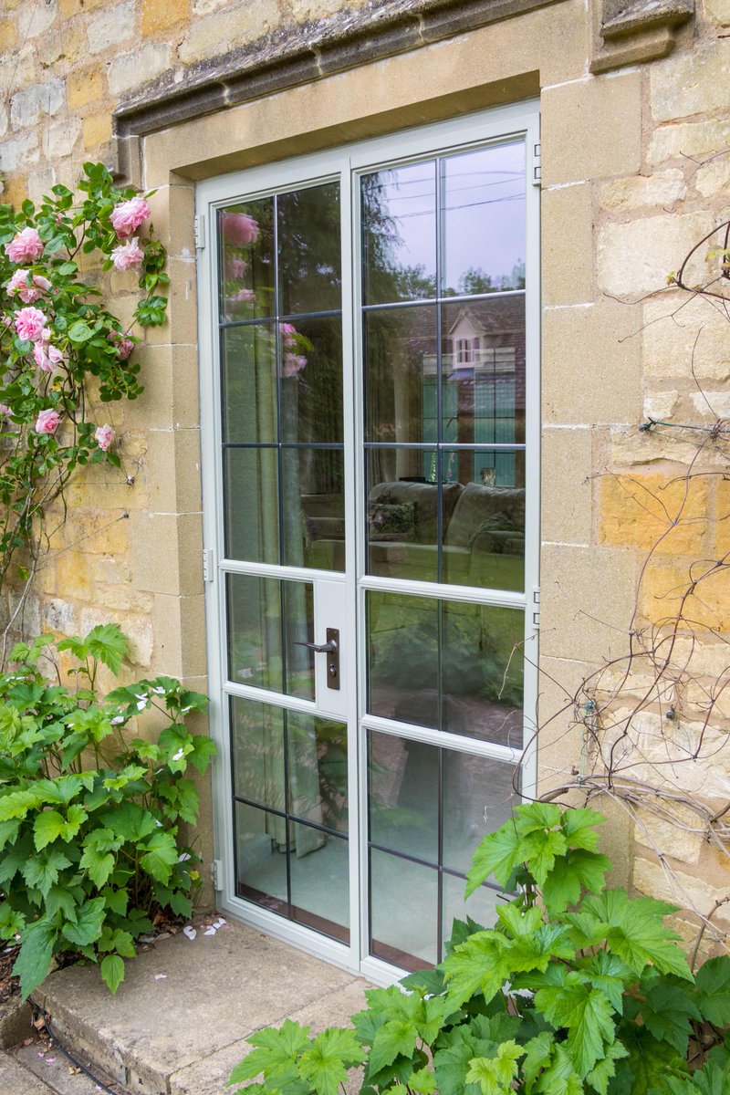 cotscasementsco's tweet photo. Our steel doors are our most popular product at the minute - get in touch with us today for a price quotation: https://t.co/vPQDjzaQ7k
#steelwindows #steeldoors #britishmanufacturing #madeinengland #homedesign #homedecor https://t.co/X1Gpt2FYDY