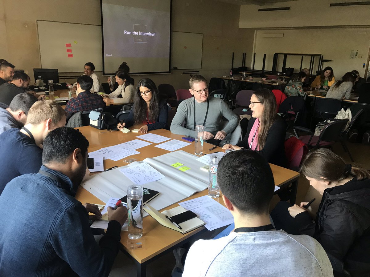 pauajusa's tweet image. So many great people in our workshop today rocking  #userinterviews and #affinitymap. And it’s only half time! @ProductizedConf #pivotallabs