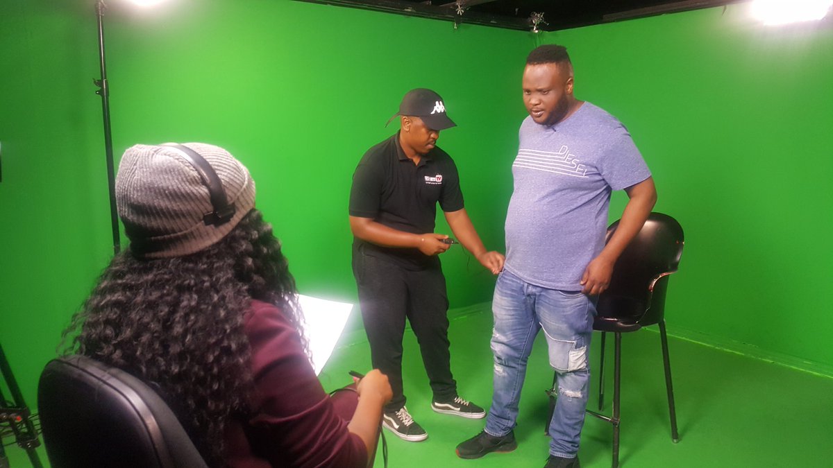 CharlieComms_'s tweet photo. We here at Soweto TV. Shooting @DjKotinSA 

The day is busy, we still moving on to the next after this. Stay tuned for updates. 

#sowetotv
#charliecomms
#thursdaymotivation 
#djlife 
#Entrepreneur https://t.co/kXsJqpKYB5