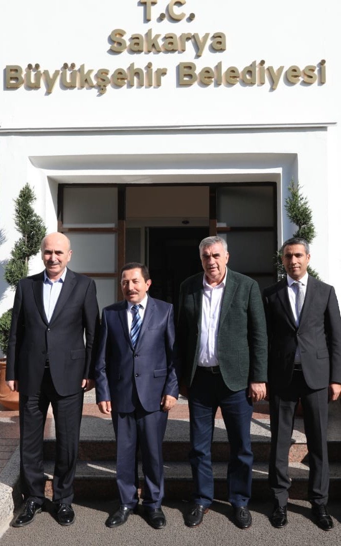 Şehrimizin tanıtımı ve gelişmesi adına güzel projelerde birlikte çalıştığımız değerli Büyükşehir Belediye Başkanımız Zeki Toçoğlu’na veda ziyaretinde bulunduk. <a href="/sbbzekitocoglu/">Zeki TOÇOĞLU</a>