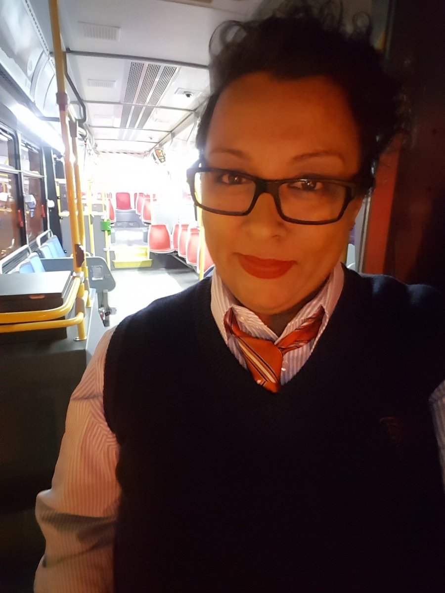 ItsJennyJ's tweet image. Good morning 🙋🏾‍♀️
Have an awesome Thursday! 
#yourfavoritedriver
#onthe44
#rubywoo
#mac
#shouldcallitttcredinstead