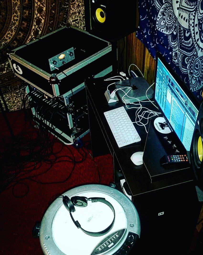 Ontologics's tweet image. .@KorgUSA Wave Drum getting some action on the new Ontologics record. #LPIII #StudioStuff