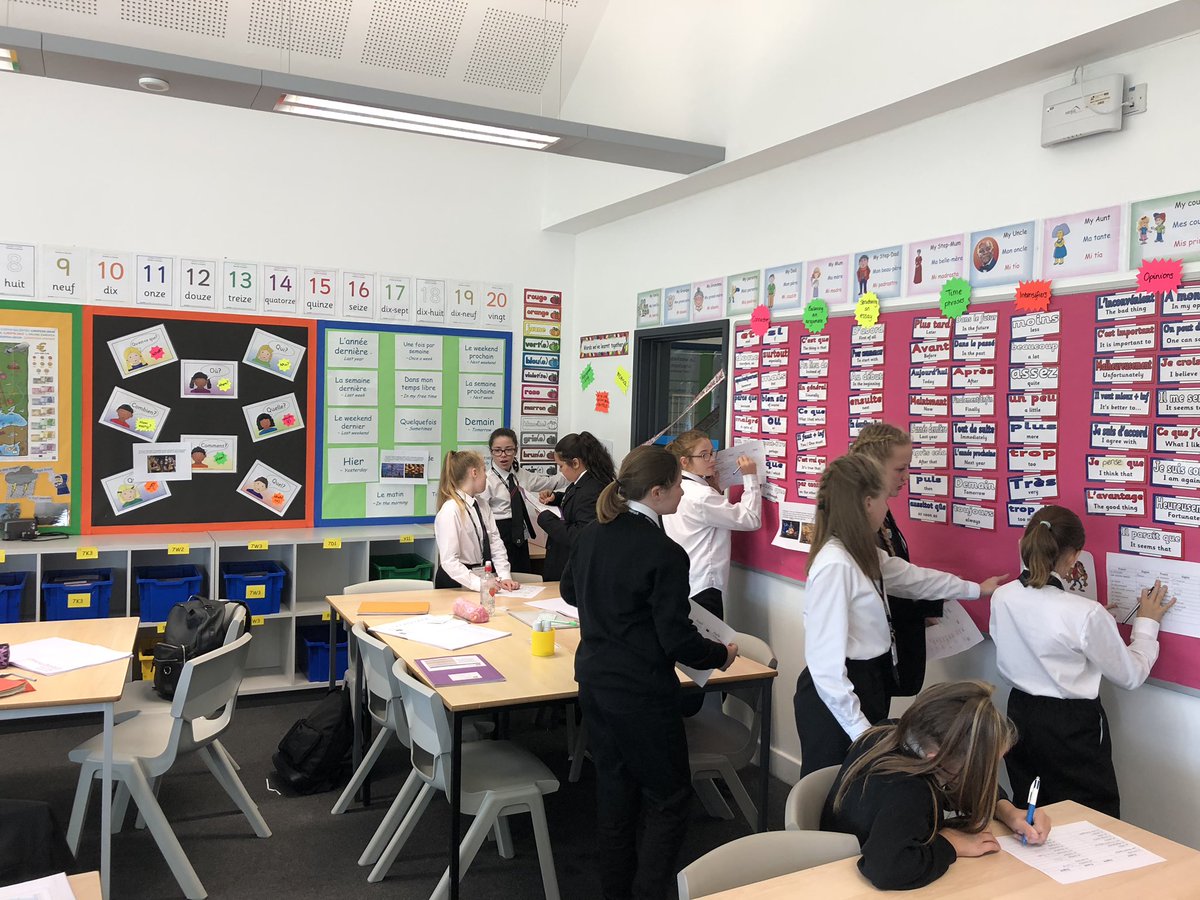 KingswoodMfl's tweet image. Students enjoyed learning about l’Halloween and la Toussaint in francophone countries last week! So great to discover how other cultures celebrate! #everyoneisvalued  @Kingswood_Acad @AETAcademies