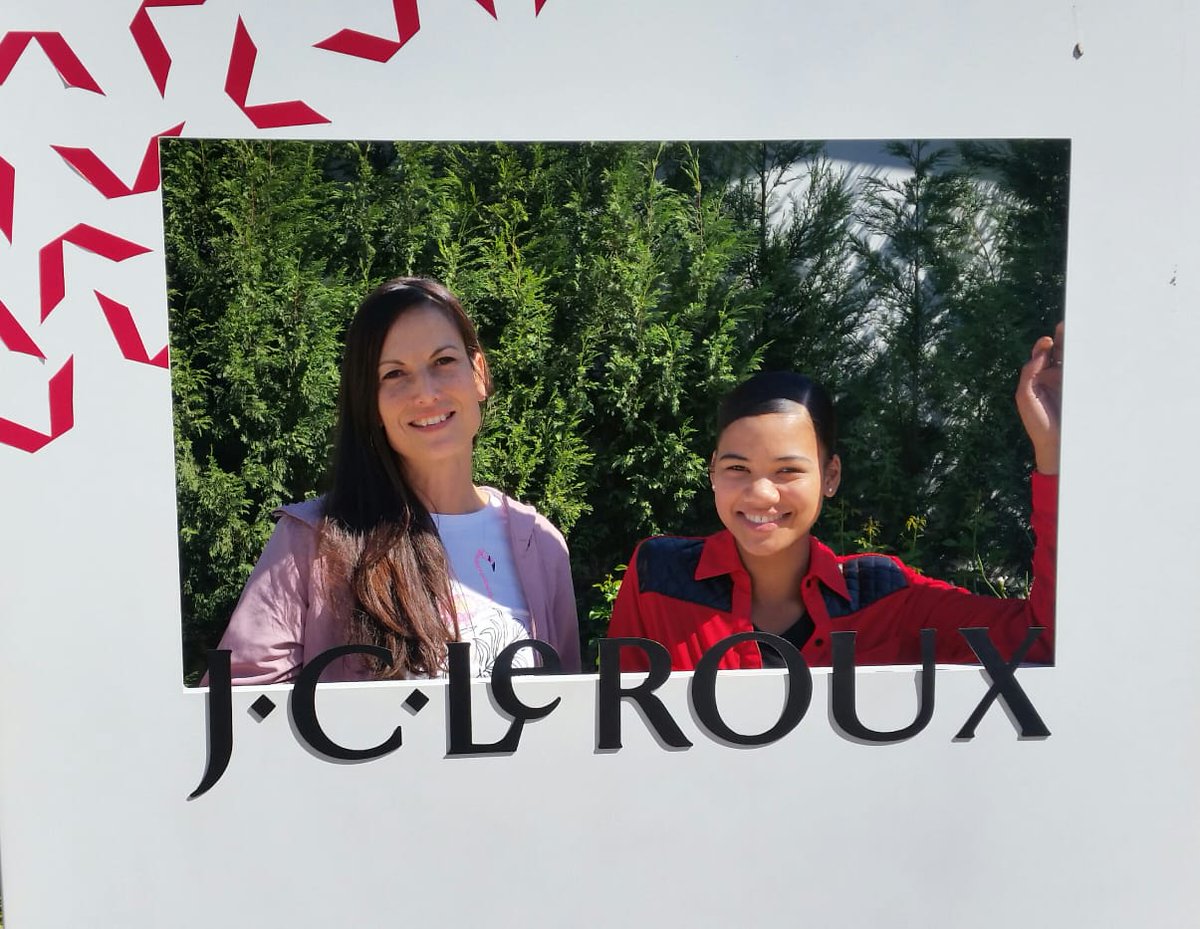 MarchelinePhei1's tweet photo. #TB to a lovely experience @PlaisirdeMerle , @JCLeRoux , @NeethlingshofW &amp; @AltoWines yesterday.😅👌🥂

With compliments of @Nederburg ❤️
@PYDAcademy https://t.co/BZ9x4LSuGm