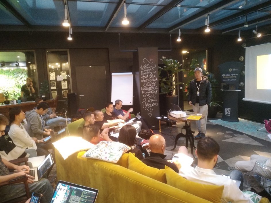 [Jingtum News] #Jingtum Europe R&amp;D team won the hackathon competition on #Longhash Crypto Festival in Berlin!
On 26th-29th Oct, Jingtum Europe R&amp;D team joined the Longhash Crypto Festival in Berlin, and won the competition with a creative solution for smart access control