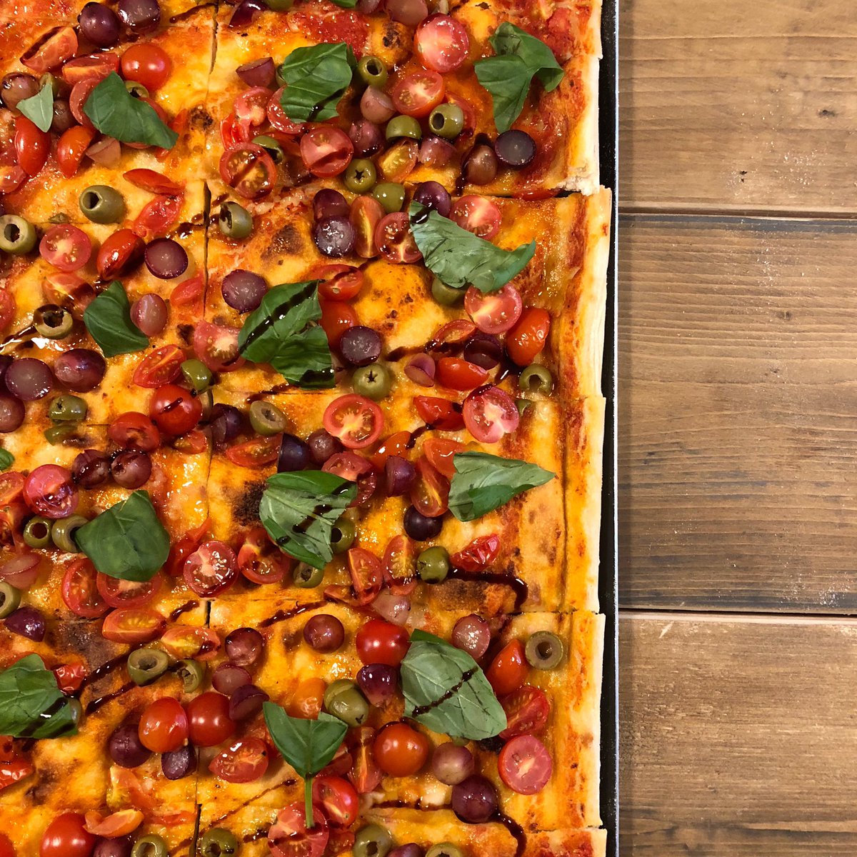 york_block's tweet photo. Happy world Vegan Day 🌱🌱 and lets celebrate. Buy a slice of vegan pizza and get your 2nd 50% off 👍🌱🍕#worldveganday #pizza #veganyork #yorkvegan #pizzabytheslice https://t.co/IXYX6uvgeV