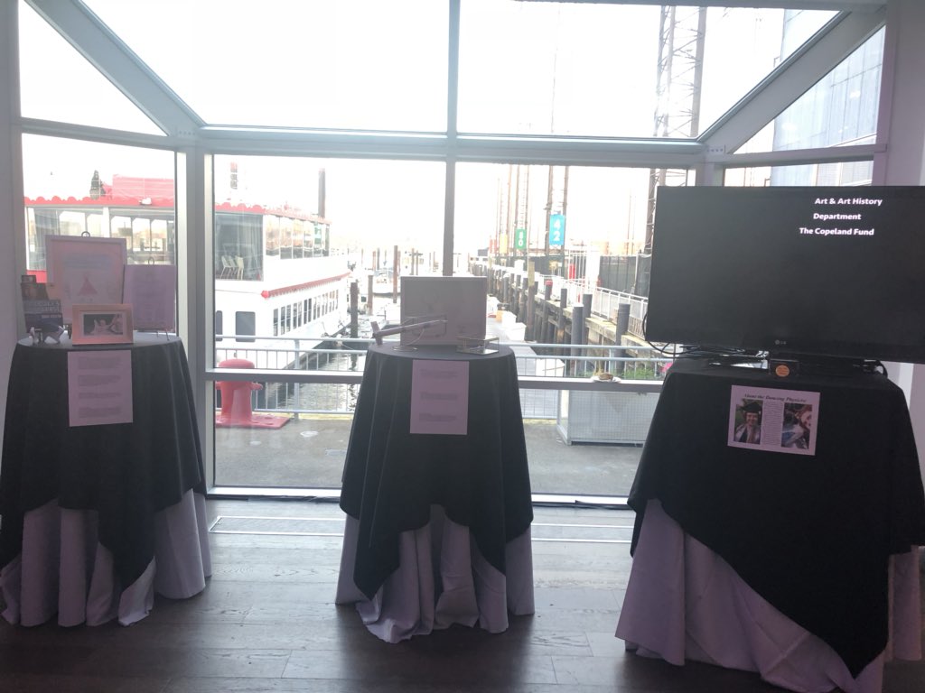 femininephysics's tweet image. Currently at @TheEconomist #SpaceSummit in NYC! Got my own mini booth exhibit on my physics of dance in lower gravities research 😍❤️