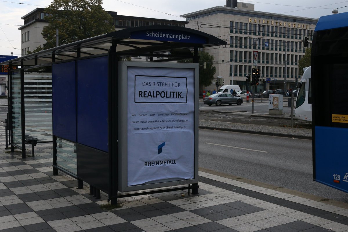 maquiblog's tweet photo. #Adbusting in #Kassel kritisiert #Rheinmetall wegen #Rüstungsexporten, #Korruption und der Unterstützung von Diktaturen.
https://t.co/kBZSVKFYOq
#Kommunikationsguerilla #Adbusters #Bundeswehr #yeahwegotkeysforthat #Subvertising #adhack #Militär https://t.co/UqFQPpH9mk