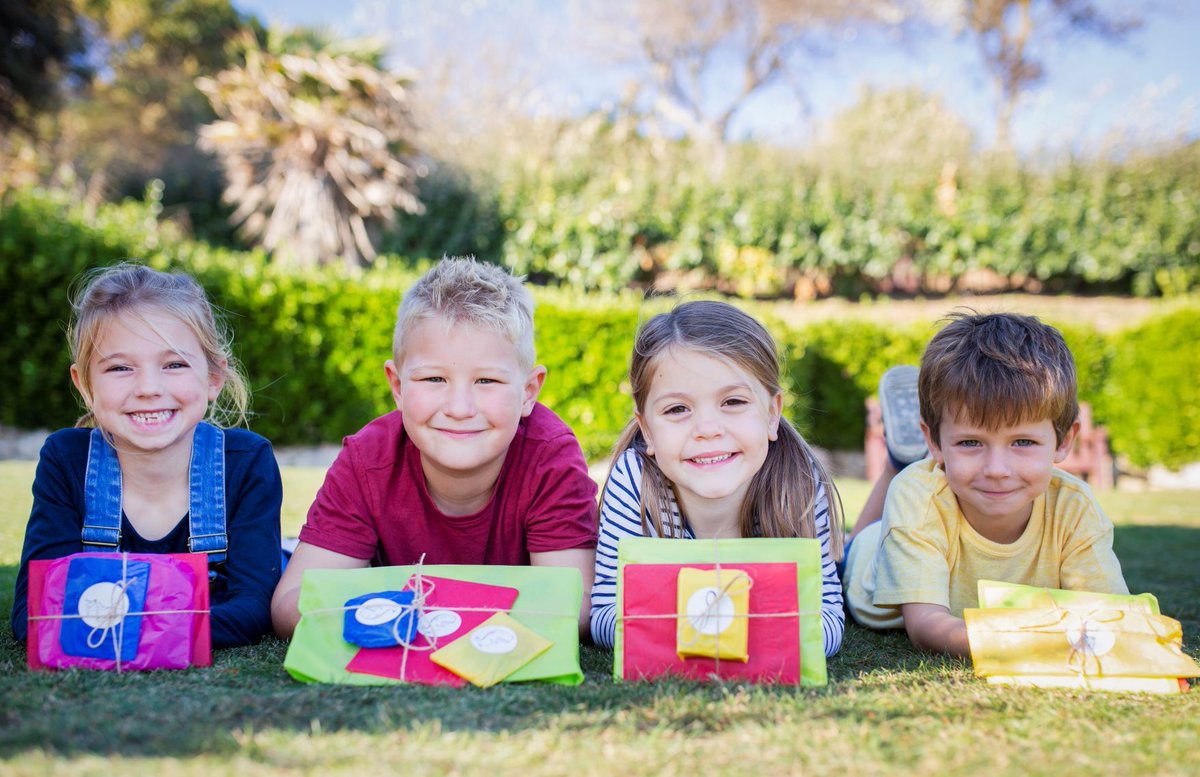 Not another party invitation??? Fear not! Our gift bundles are unique, thoughtful and beautifully wrapped, all for £8! Choose from sparkle, dinosaur, superhero and explorer. They also make a fab Christmas gift! buff.ly/2xJ2fyt