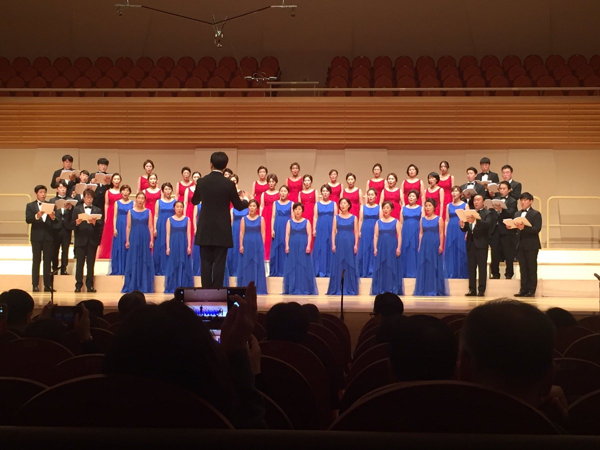 제45회 성남시 여성합창단 정기연주회가 오늘 성남아트센터 콘서트홀에서 열렸습니다. ”민족의 숨결”이란 테마로 아름다운 하모니를 들려주셨습니다. 좋은 공연 준비해 주셔서 감사합니다!!!^^ #성남시 #성남시여성합창단 #wonderful harmony #문화예술로의초대