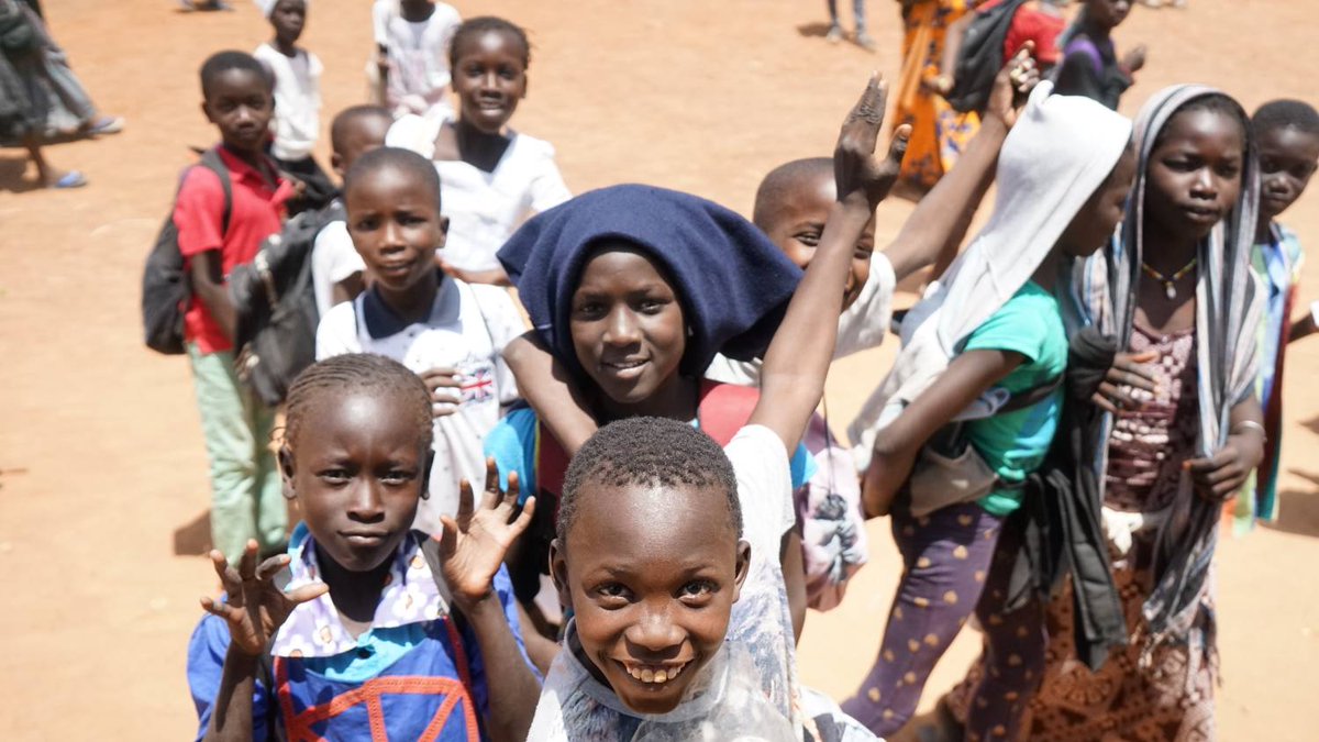 Hello la famille !

On vous souhaite un très bon et long week-end 🎉! 

Pour nous ca continue 👊💪 #PasDeReposPourLesBraves #PensezANous #PasDeGrasseMat