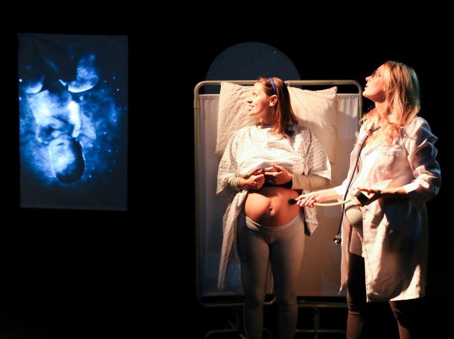 StagedoorLDN's tweet image. 💡@lyngardner reflects on some recent explorations of parenthood, family &amp;amp; the ticketing of biological clocks...

stagedoorapp.com/lyn-gardner/ba… … …

...by way of @CompanyWestEnd @HatstandProd @Wise_Children @oldvictheatre @BryonyKimmings @battersea_arts @BridewellCentre