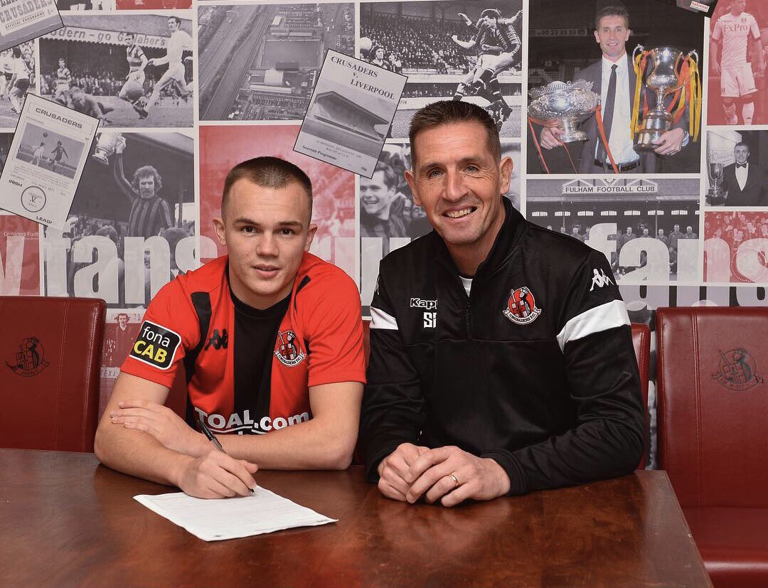Roryh96's tweet image. Delighted to finally get the deal done and sign a 2 and a 1/2 year deal with @CrusadersFC ⚽️ can’t wait until January to start pushing for more titles. Let’s get this show on the road 🔴⚫️