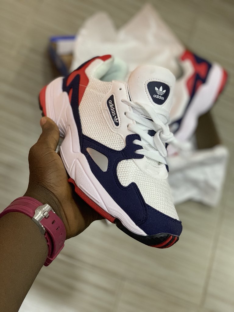 adidas falcon 43