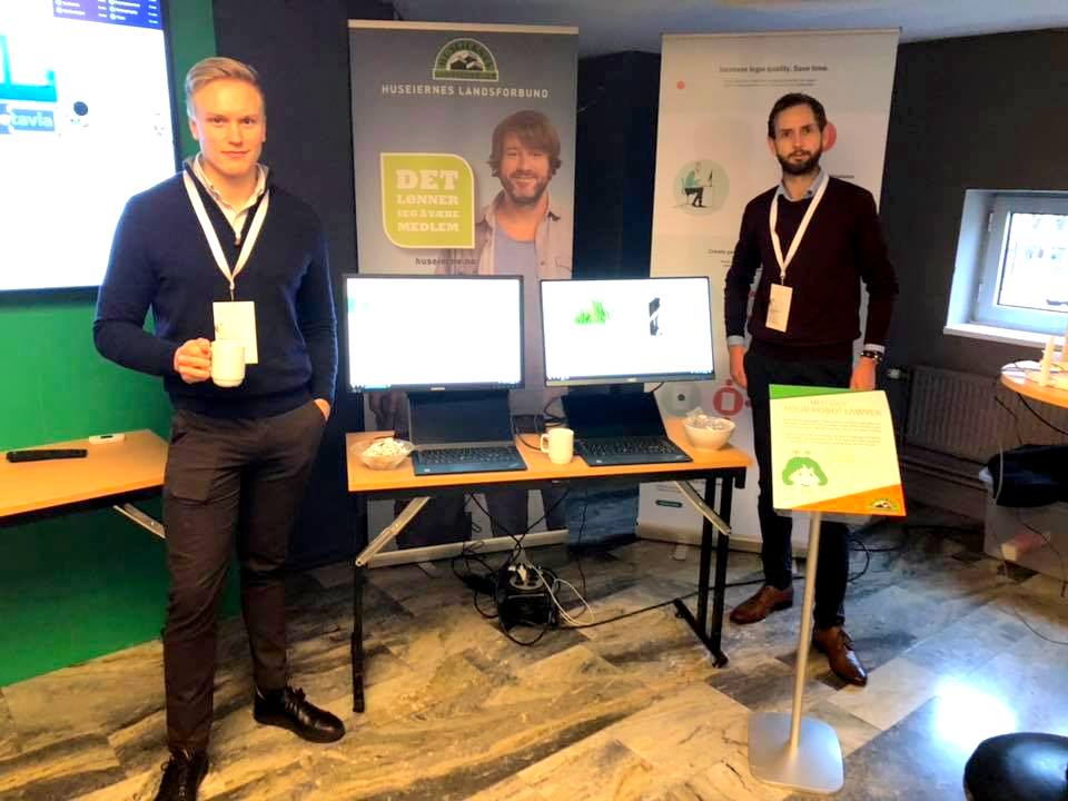 huseierne's tweet image. I dag står våre flinke advokater på #proptech18 og forteller om våre digitale initiativer - chatboten Lucy og digital utleiekontrakt!
