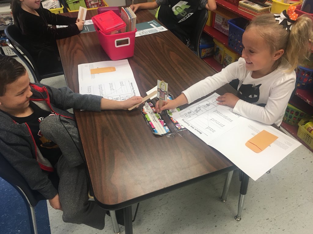 ArgilliteT's tweet photo. 1st grade students role play with their Me puppets as part of the Too Good for Violence curriculum. This curriculum provides students with the skills, knowledge, and attitudes they need for positive social development and supportive relationships. #ArgillitePride #GCMusketeerWay https://t.co/s54V0AMij5