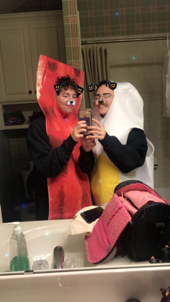 AsherJ3three's tweet photo. @partar400 Eggs and bacon 😂🤦🏻‍♂️ https://t.co/a9ZxlPD6K0