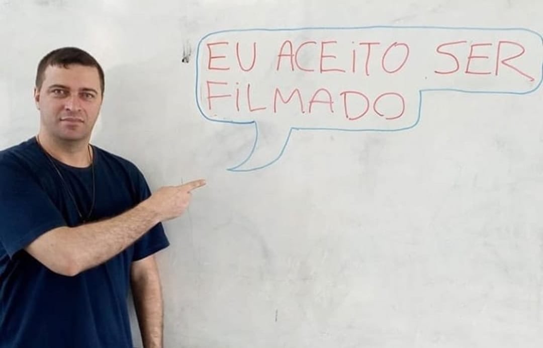 Ideia fantástica! Professores conscientes de sua capacidade e honestidade deveriam encampar uma campanha assim! Vamos proteger nossas crianças! #EscolaSemPartidoSIM