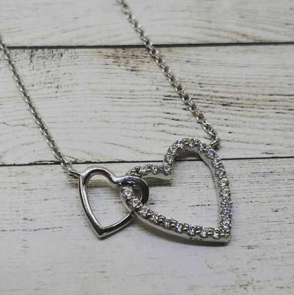 Share the love with these gorgeous interlinked hearts from our Diamonfire UK collection.

Get it here: geckojewellery.com/heart-collier-…

#geckojewellery #diamonfire  #silverjewellery #jewellery #classicjewellery #bridal #bridaljewellery  #elegance #finishingtouch  #jewelleryoftheday