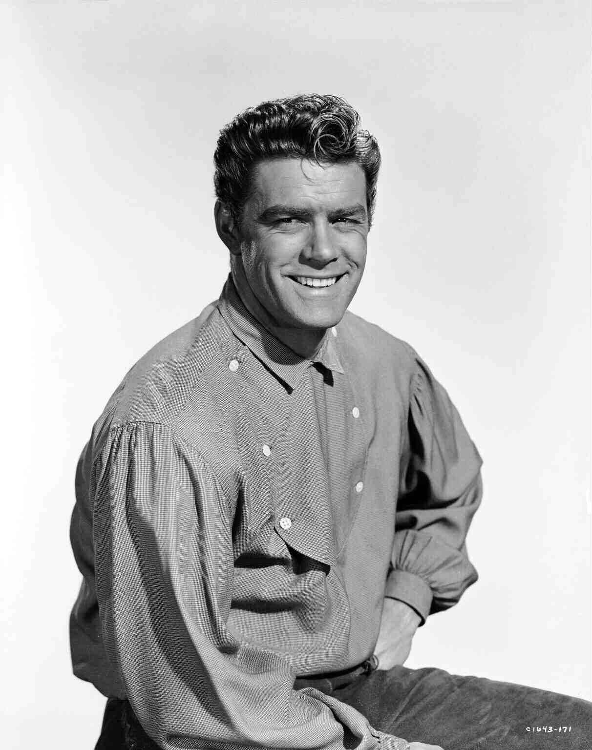 Happy Birthday to Jeff Richards! I enjoyed him in Seven Brides for Seven Brothers. 