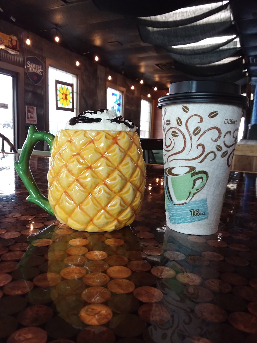 Dine in or drive thru, stop by for your coffee fix! (Pictured: Hazelnut Hot Chocolate and Dirty Vanilla Chai latte) ☕