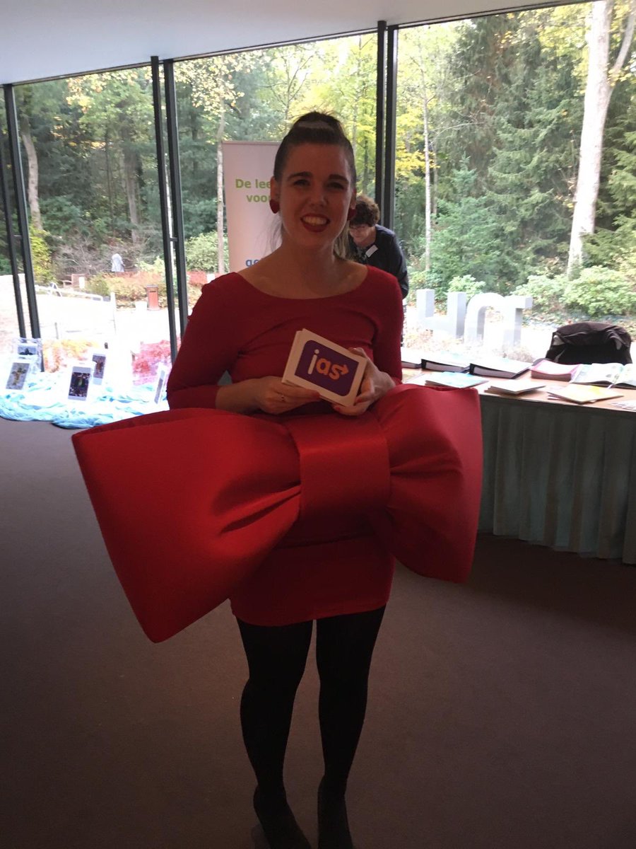 Het JAS deelt i.s.m de #complimentenmeisjes graag complimenten uit aan al die fantastische #jenaplanners op de <a href="/njpvconferentie/">njpvconferentie</a> “Keep up the good work” #jenaplan