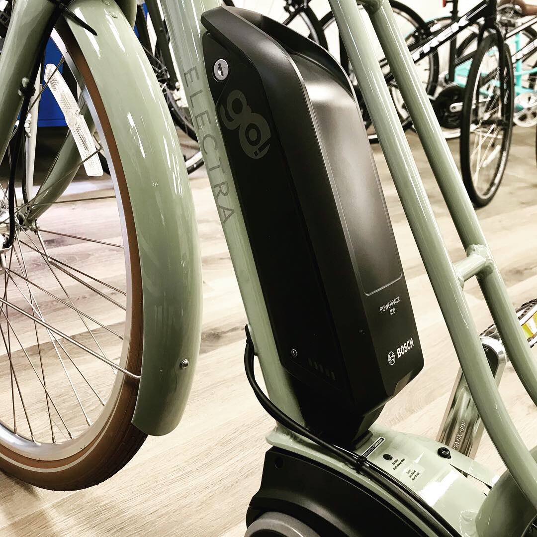 chicago_bicycle's tweet photo. Just test road the @electra_bicycle #LoftGo #ebike! #Awesome! Come ride today #wicked fast and fun #bikechi #chicago #northcenter https://t.co/0WTRzDUHgk