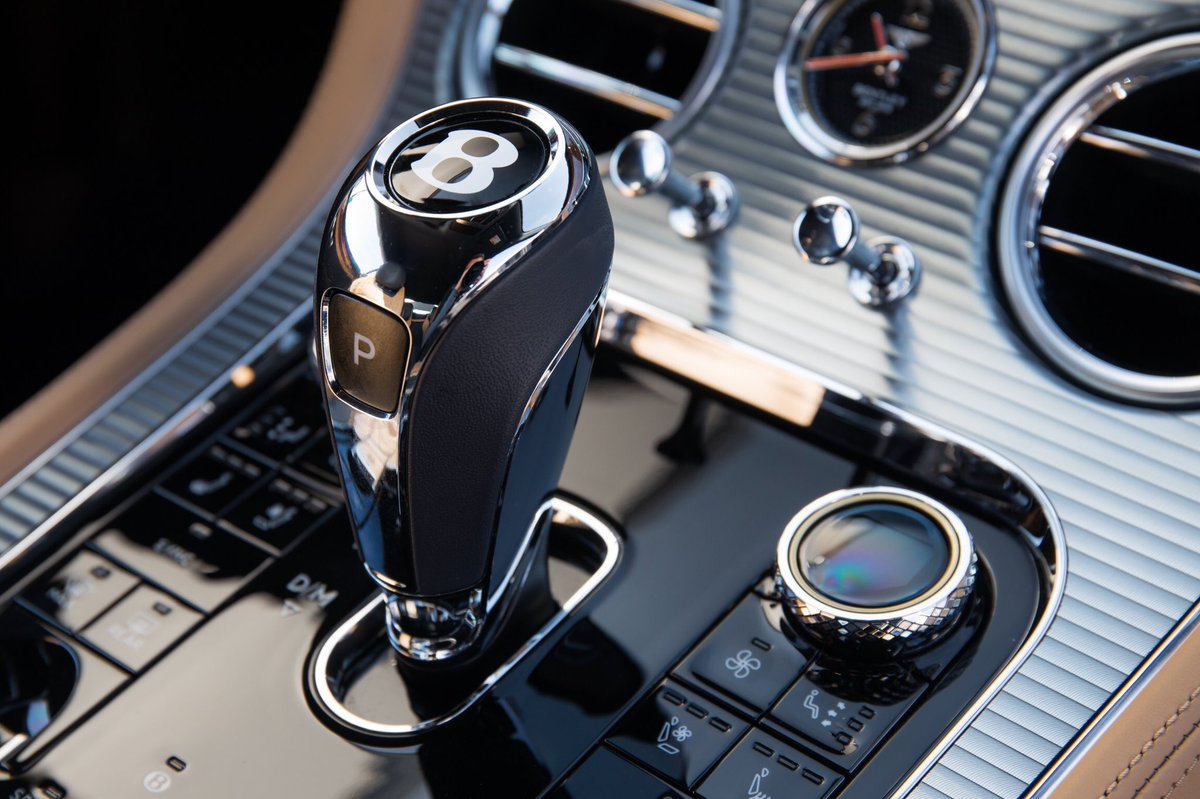 EAGDC's tweet image. The Côtes de Genève finish on the new Bentley Continental GT is a first in the automotive world. The design is created by machining .6 mm thick aluminum side to side at a slight angle, resulting in an exquisite three dimensional finish. @bentleymotors #bespoke #cotedegeneve