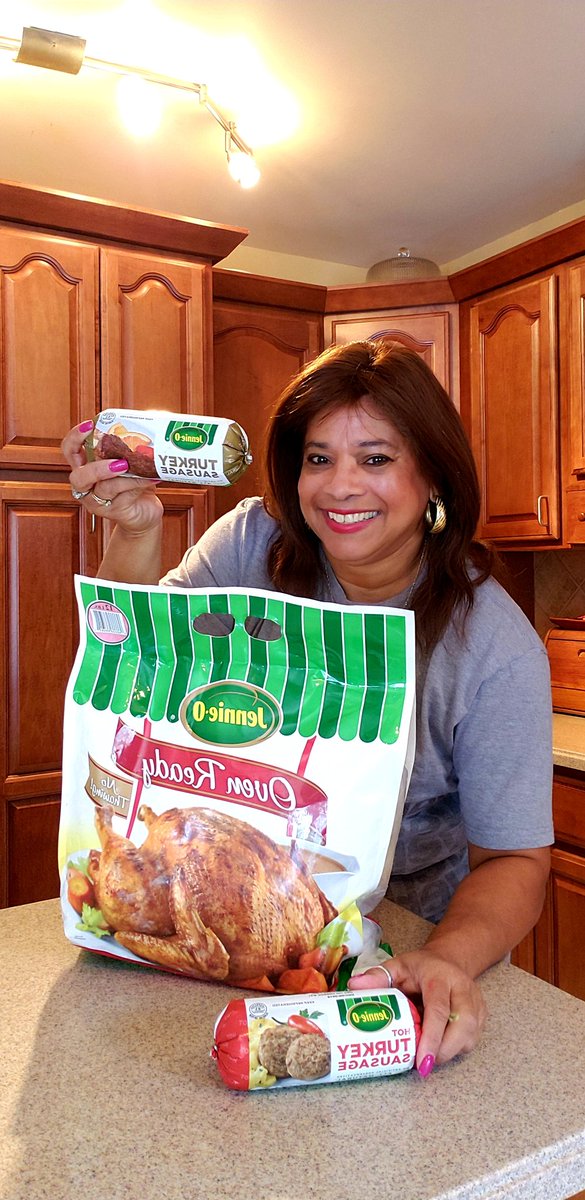 DelawareBlogger's tweet photo. Thank you @Jennieo for helping us get ready for #Thanksgiving breakfast & dinner #SwitchCircle #SwitchtoTurkey #spon #DelawareBlogger #turkeysausage #familymeals #igotitfree #NetDE #SocialDE #foodie #influencermarketing https://t.co/ASM2upmuWR