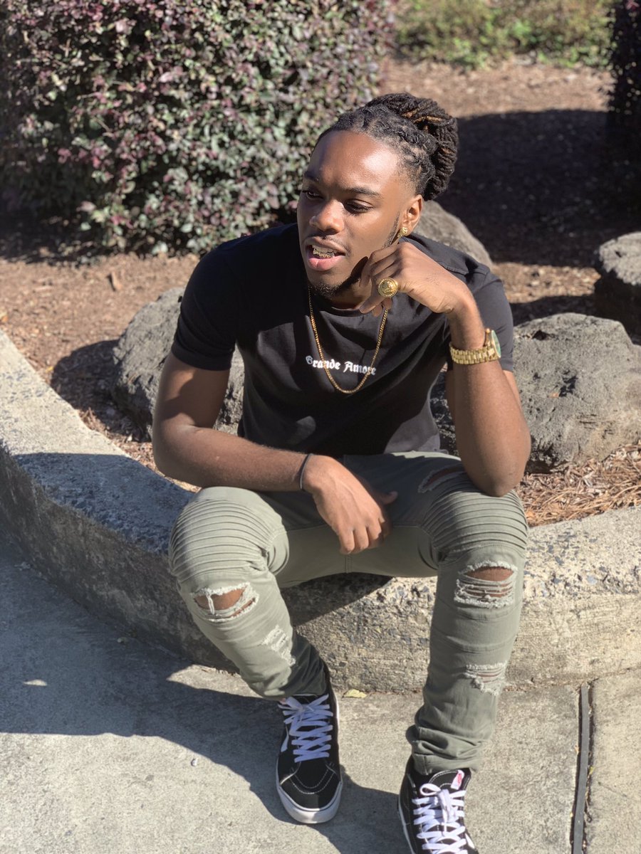 BelAirVegas's tweet image. Heart cold as a b*tch no 🧢💯🎒 #HOCO2k18