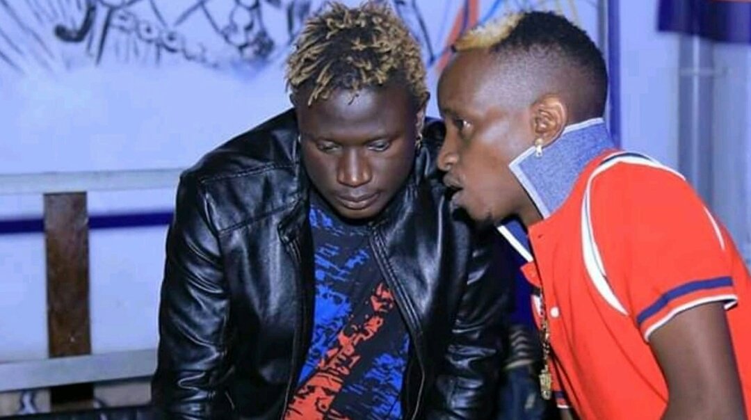 bb_baddest's tweet photo. Gwe, I heard that the photocopier at Bank Of Uganda chewed the documents.
#BOUCRISIS https://t.co/49wtE8IrGo