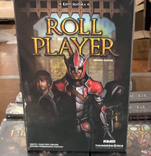 Liesbethnl's tweet image. Roll Player Edizione Italiano available at Lucca right now. Great cooperation between @thunderworksgam and #RavenDistribution 
I love seeing all our foreign versions pop up 😍🤩😃