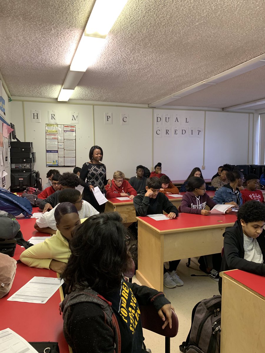 CajunJBD's tweet photo. The @TeamHISD HR team enjoyed presenting to Ms. Robinson's Human Resources Management class @BellaireHigh today. Thanks for the invite!!!!! @HISDSupe @m_squaredBHS @HISDWestArea @DeigaardS https://t.co/nPu9JWMPWM