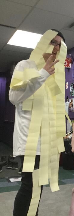 VIlCTIIM's tweet photo. J’ai oublié de posté mon dumbass costume d’hier.
Oui, c’était dernière minute hahaha
#postitman https://t.co/rHCMKTeumu