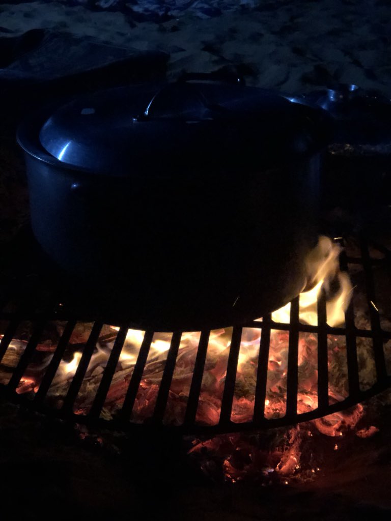 يقصدني الهاجُوس مع شبة الضّو ! 
لاشافني لحالي على جَال ضوي ..