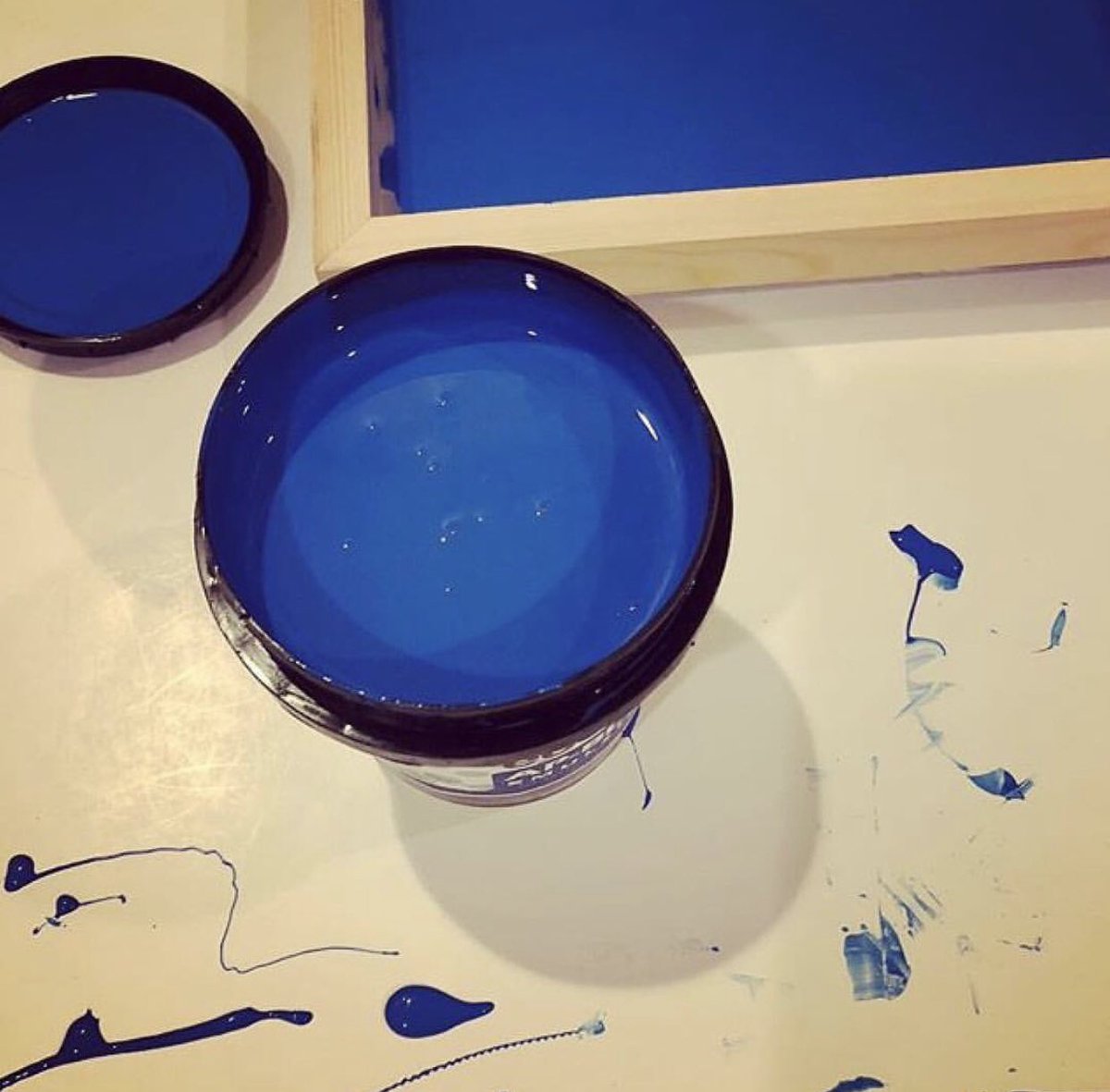 SPD_ScreenPrint's tweet image. AP-Blue is an all purpose emulsion that’s good for a little bit of everything.
#ecotex #screenprintdirect #screenprinting #emulsion #makeart #apparel #diyprinting #diytshirts