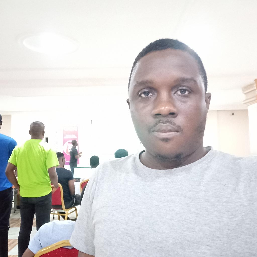 ObaOlanrewaju's tweet photo. Listening to student teams practise their pitches. They have developed solutions to encourage voter participation. #StartupSouth #StartupSouth4 #Hackvotes https://t.co/Oi6aLJVpSS