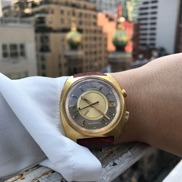 analogshift's tweet photo. JUST LANDED - An Omega Memomatic Gold Plate. Minty beyond belief! Email info@analogshift.com for first dibs!
.
.
.
#omega #vintageomega #memomatic #omegamemomatic #classy #elegant #watchcollector #omegaalarm #alarm #patina
#womw #watch #watches #vintagewatch #vintage #roseg… https://t.co/G9QVTKYhjI