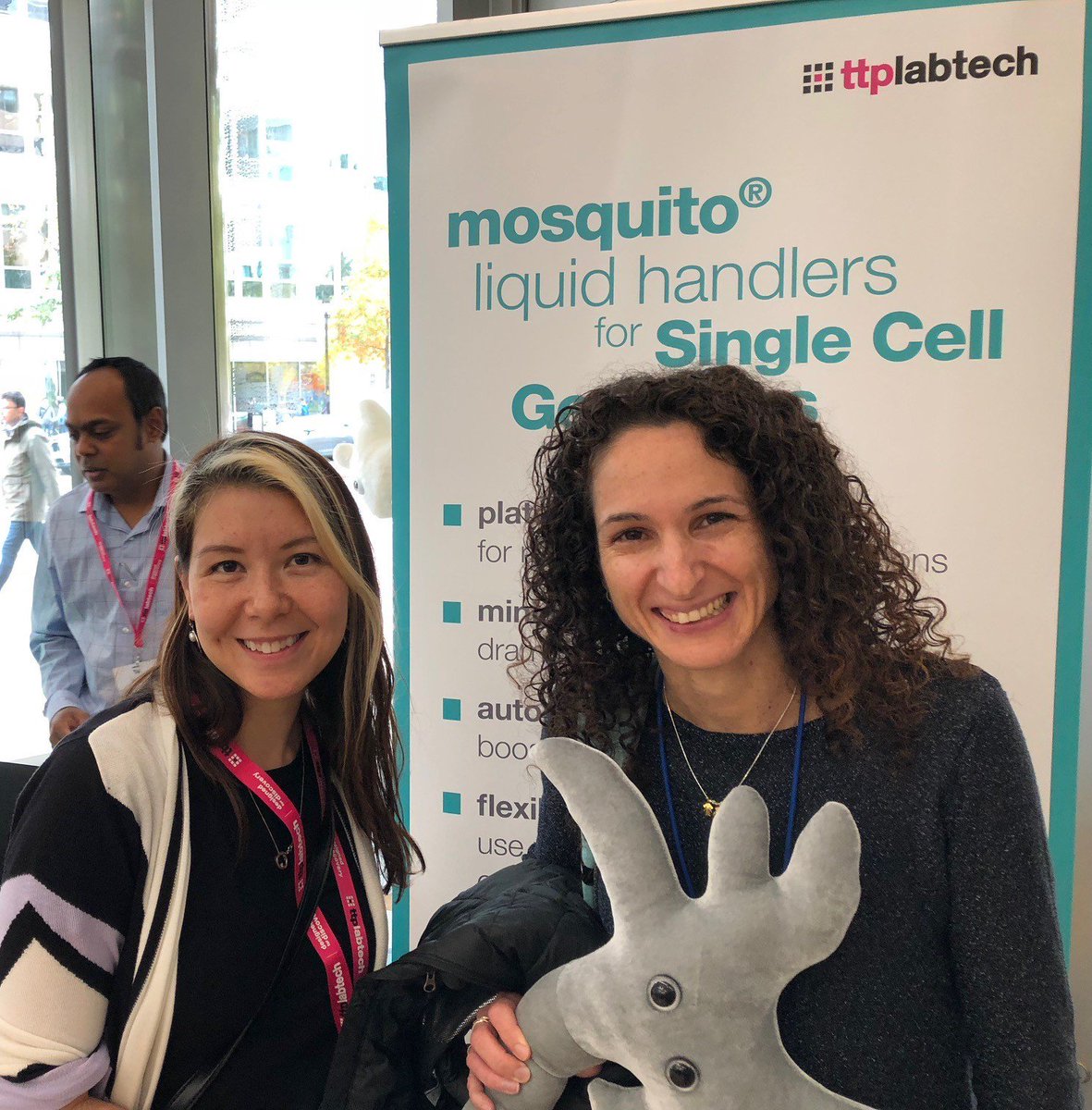 SPTLabtech's tweet photo. Congratulations to Karolina from the Science for Life lab in Sweden and to Hadas from the Weizmann Institute, Israel on winning the giant cell lab buddies! Enjoy! #SCG2018 #SCG18 @WeizmannScience @scilifelab https://t.co/GyxVyPzecg